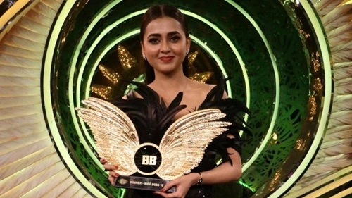 Complete List of Bigg Boss Winners (Season 1 To 18): A Look Back at Every Season's Champion 16 Bigg Boss Season 15 Winner Tejasswi Prakash