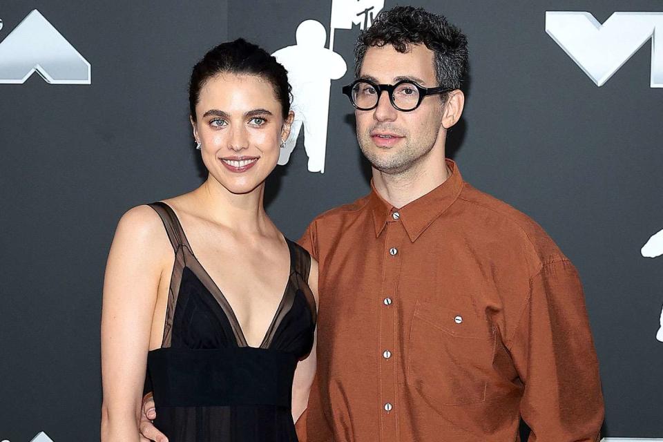 Margaret Qualley 16 Margaret Qualley Jack Antonoff (Husband)